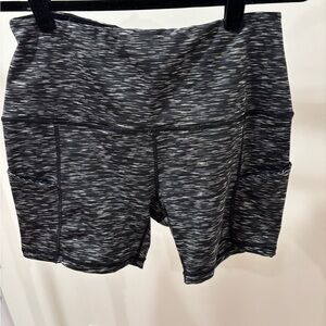 High-Waist Black Space-Dye Athletic Bike Shorts with Side Pockets